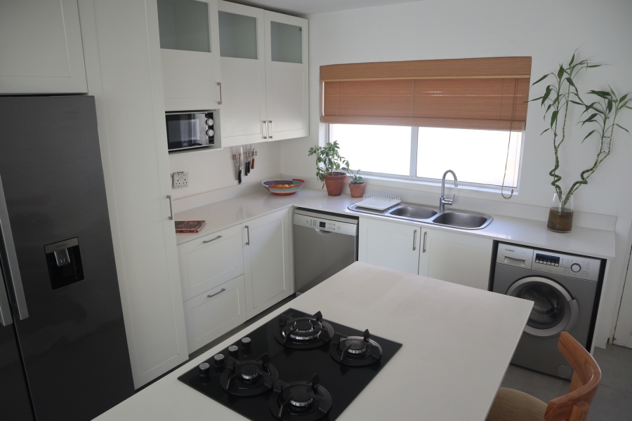 To Let 2 Bedroom Property for Rent in Gardens Western Cape